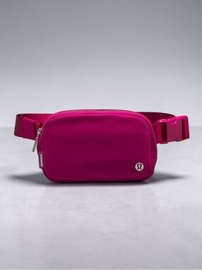 Lululemon Everywhere Belt Bag Wild Berry Magenta Crossbody EBB Bag Nwt